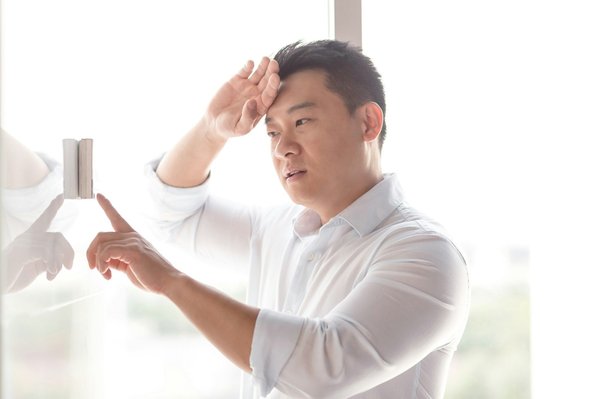 Wie wählt man vegane Schuhe, die zu formeller Kleidung passen?