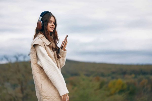 Wie trainiere ich meinen Hund, an der Leine neben einem Kinderwagen zu laufen?